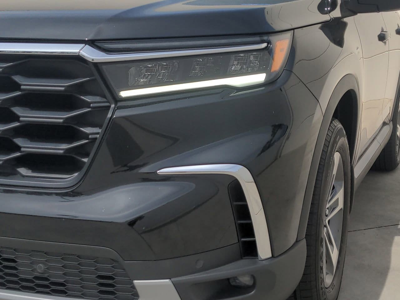 2025 Honda Pilot EX-L photo 5