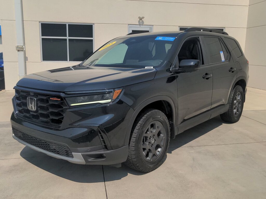 Certified 2025 Honda Pilot TrailSport SUV