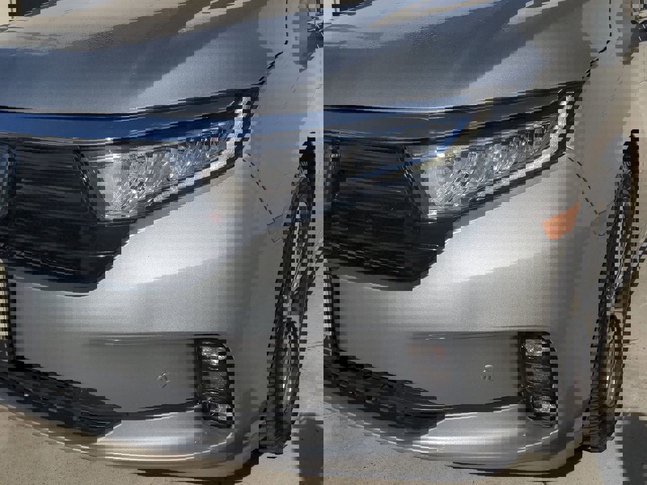 2023 Honda Odyssey Touring photo 5