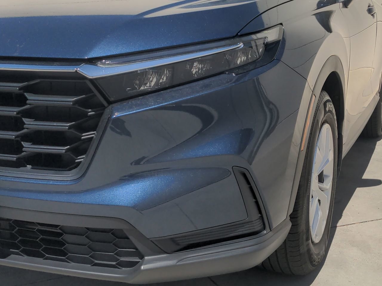 2025 Honda CR-V LX photo 5
