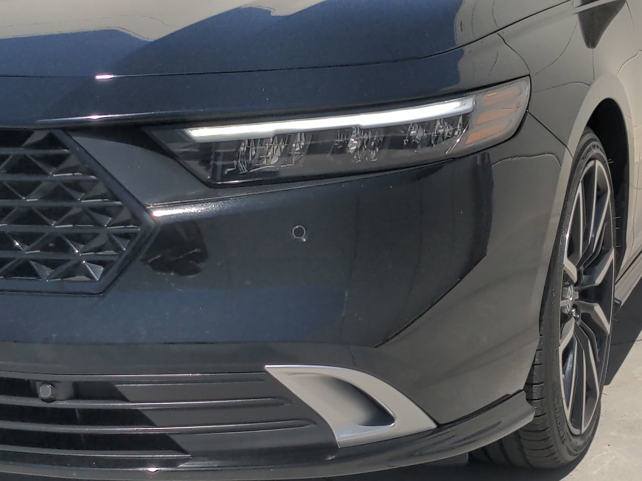 2025 Honda Accord Hybrid Touring photo 5