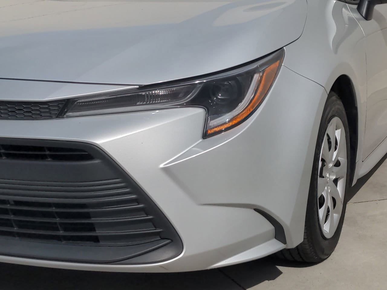 2024 Toyota Corolla LE photo 5