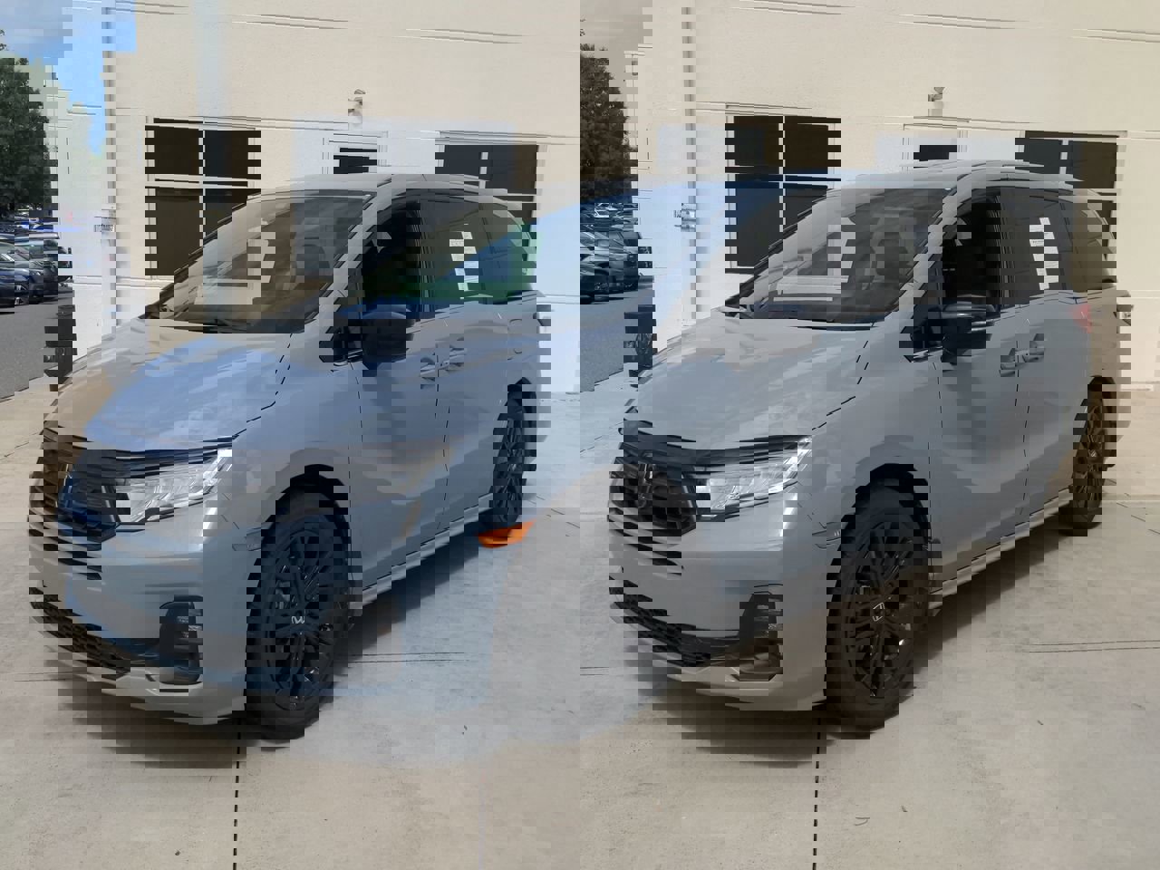2025 Honda Odyssey photo 2