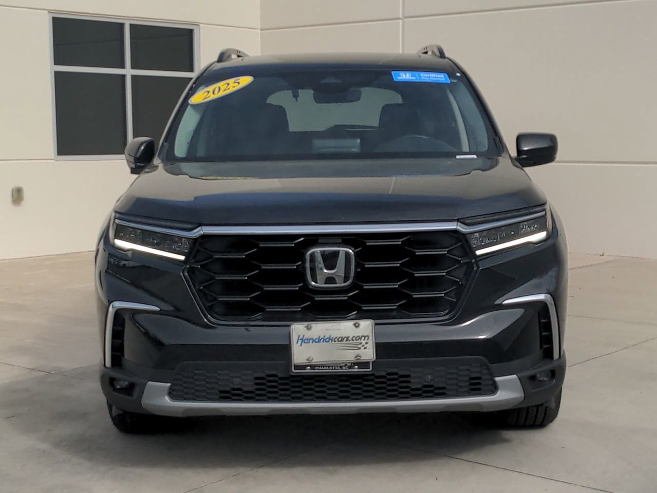 2025 Honda Pilot Touring photo 2