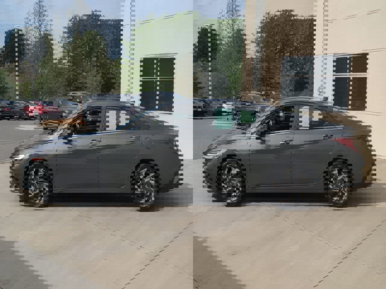 2025 Hyundai Elantra Limited photo 6