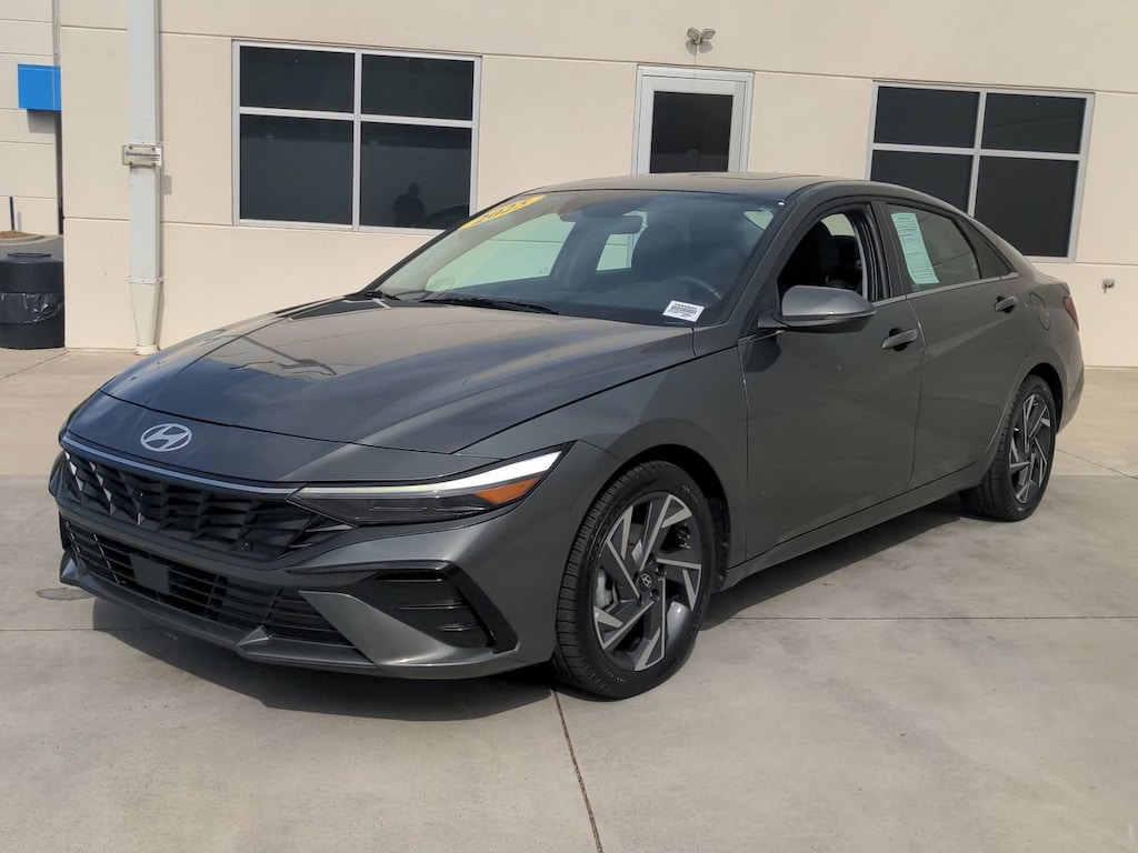 Used 2025 Hyundai Elantra Limited Sedan