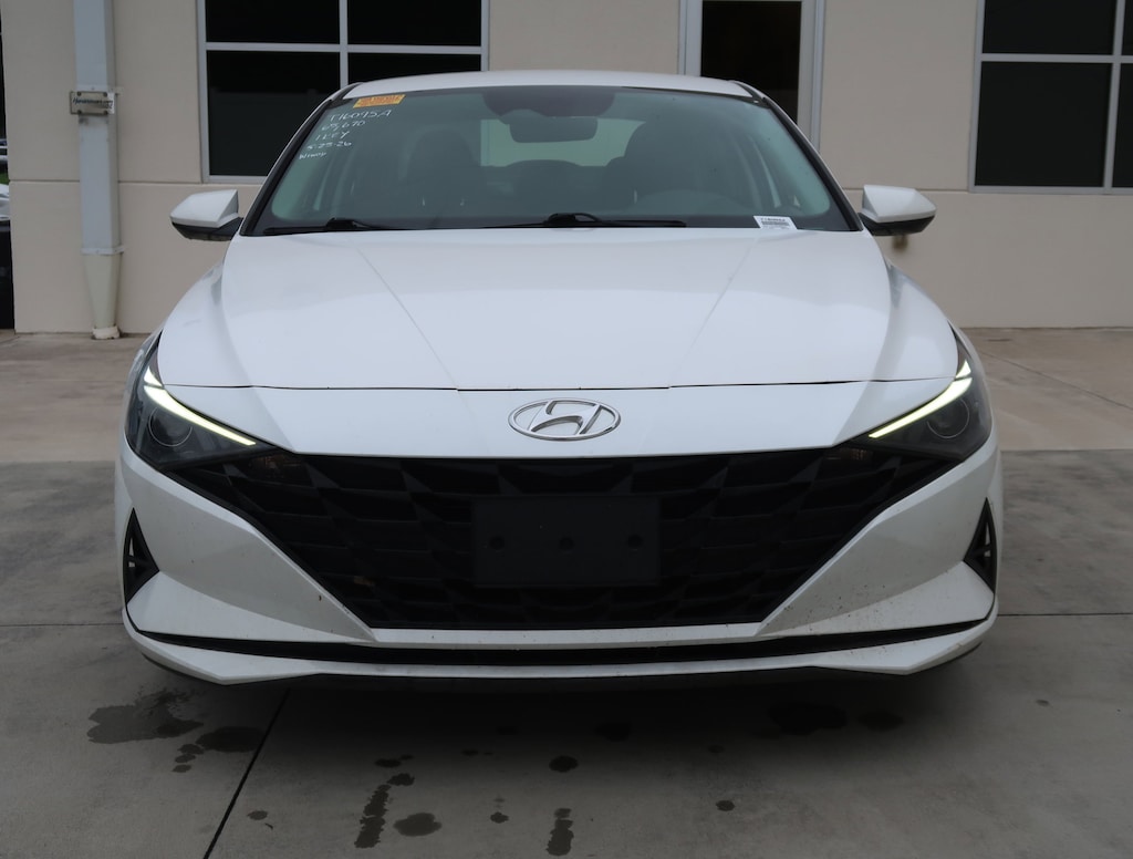 Used 2021 Hyundai Elantra SE Sedan