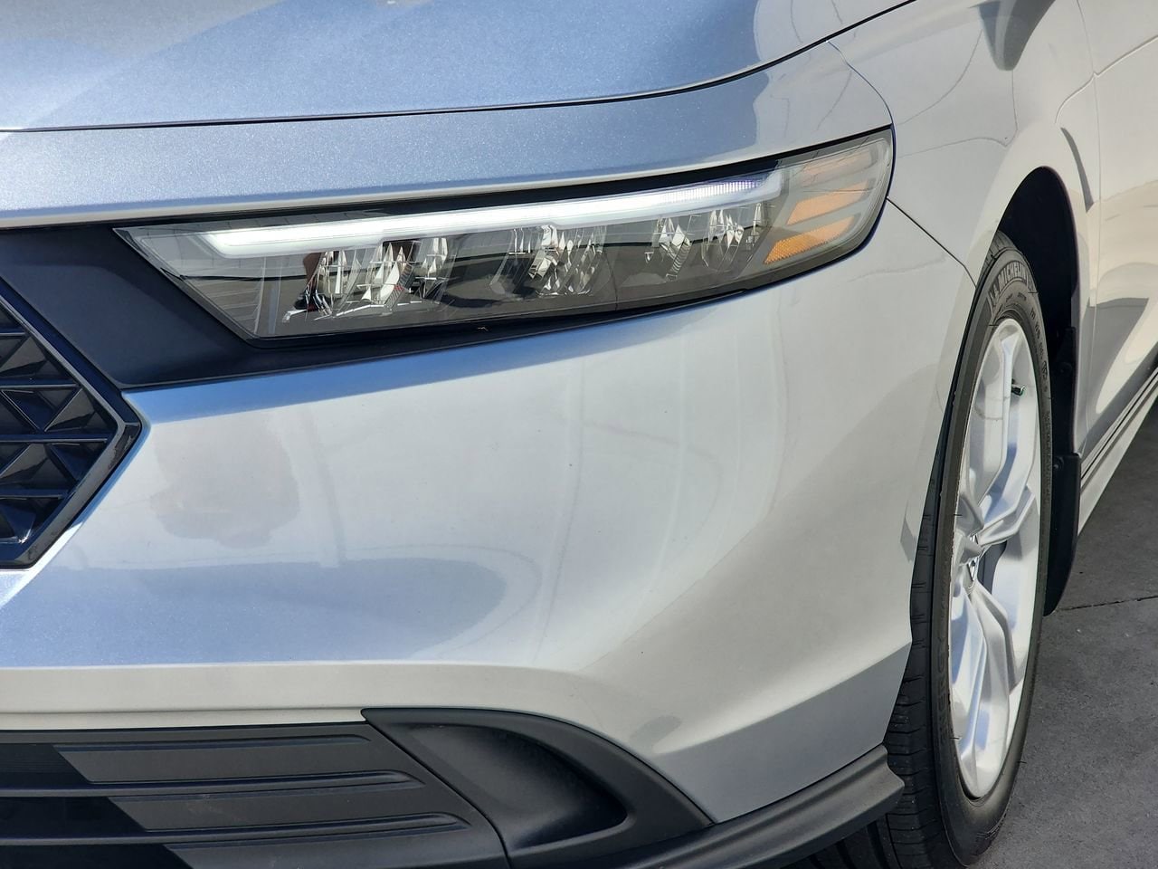 2025 Honda Accord LX photo 5