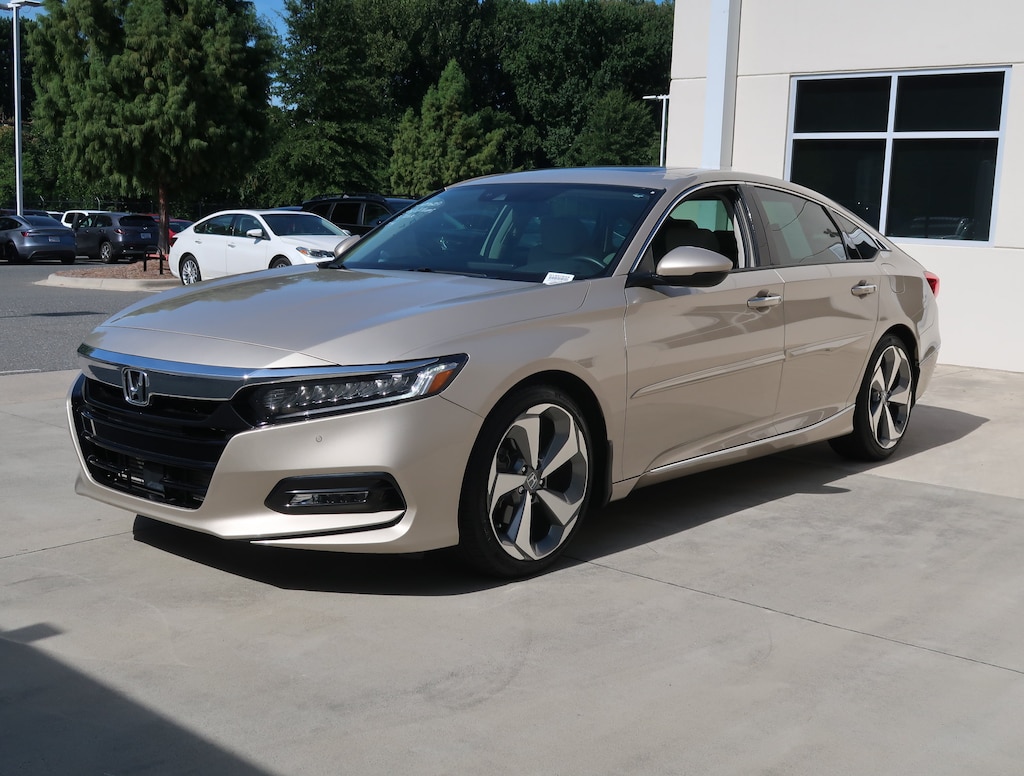 Used 2019 Honda Accord Touring 2.0T Sedan
