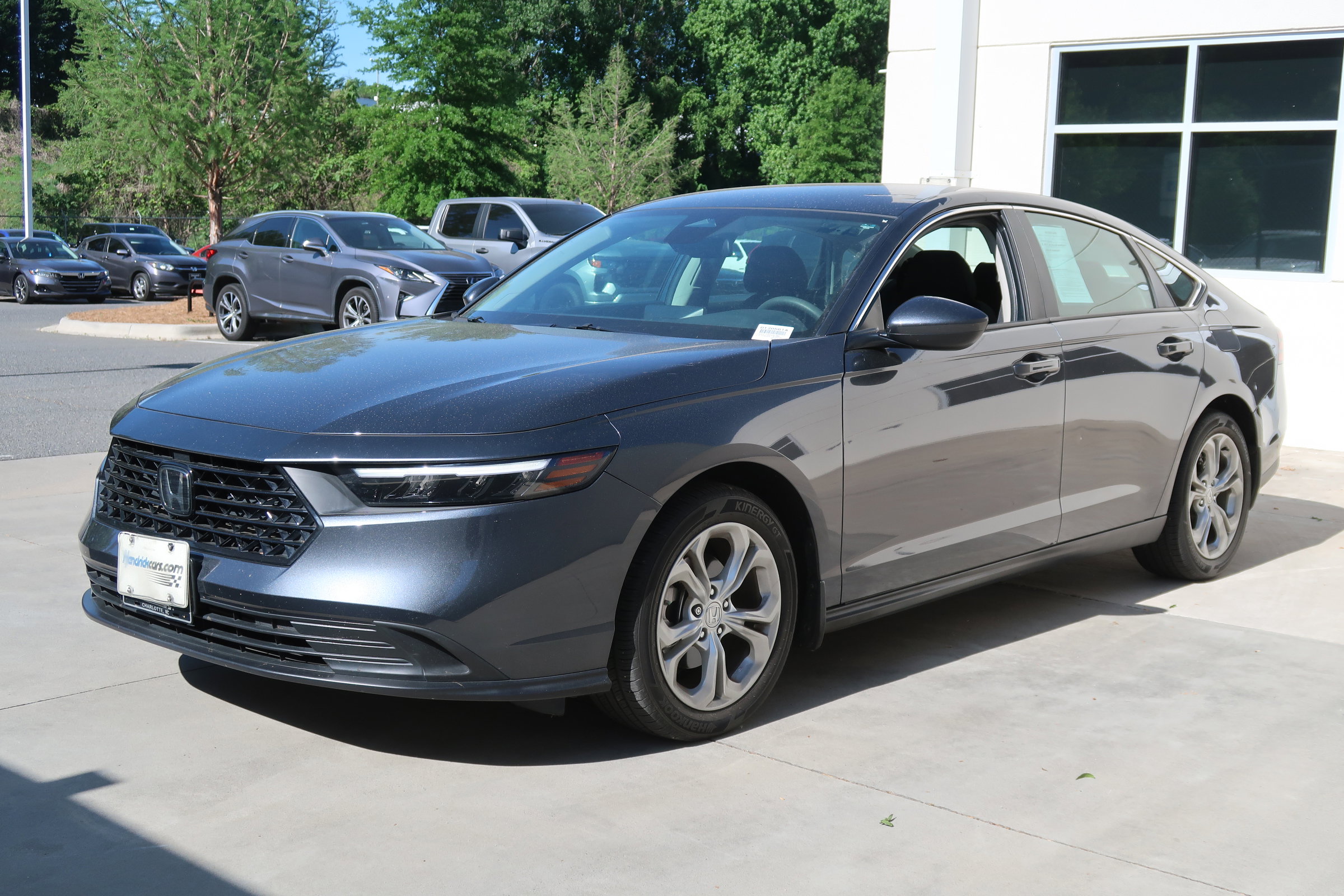 2023 Honda Accord LX photo 4