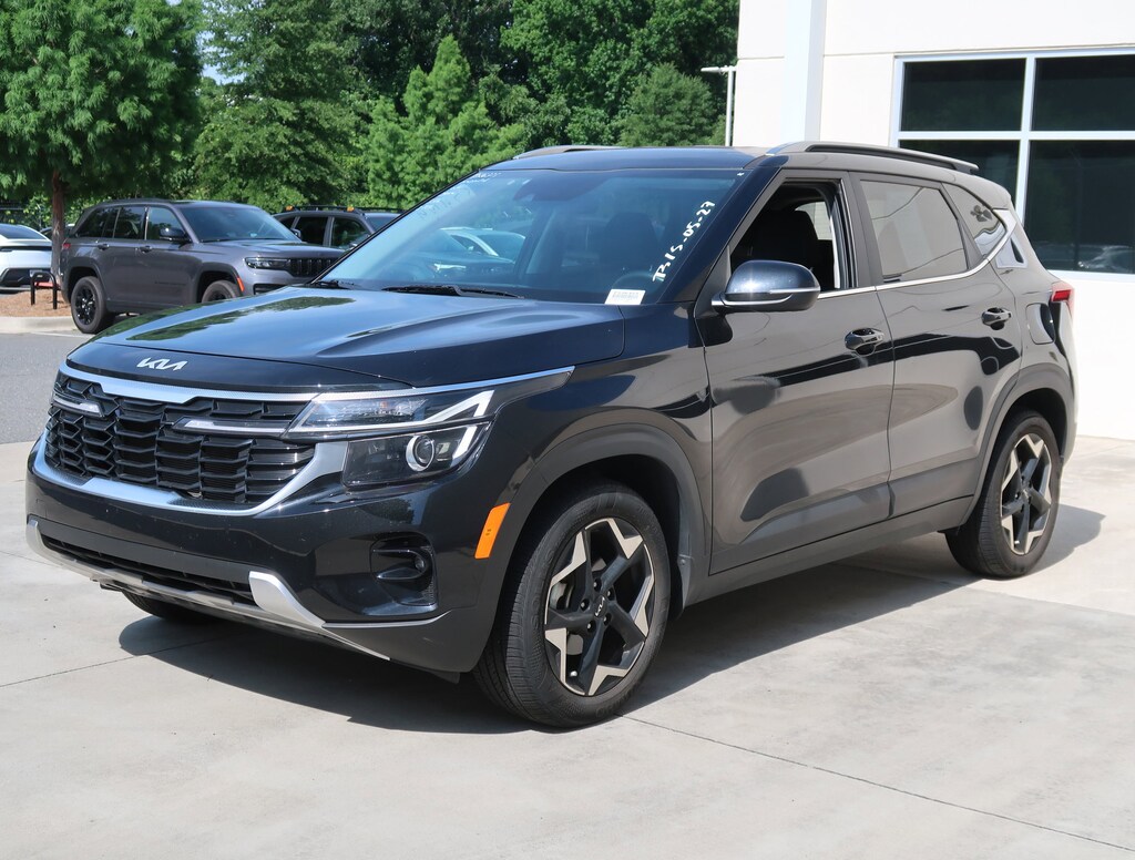 Used 2024 Kia Seltos EX SUV