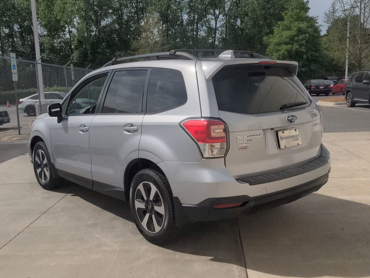 2017 Subaru Forester Premium photo 3