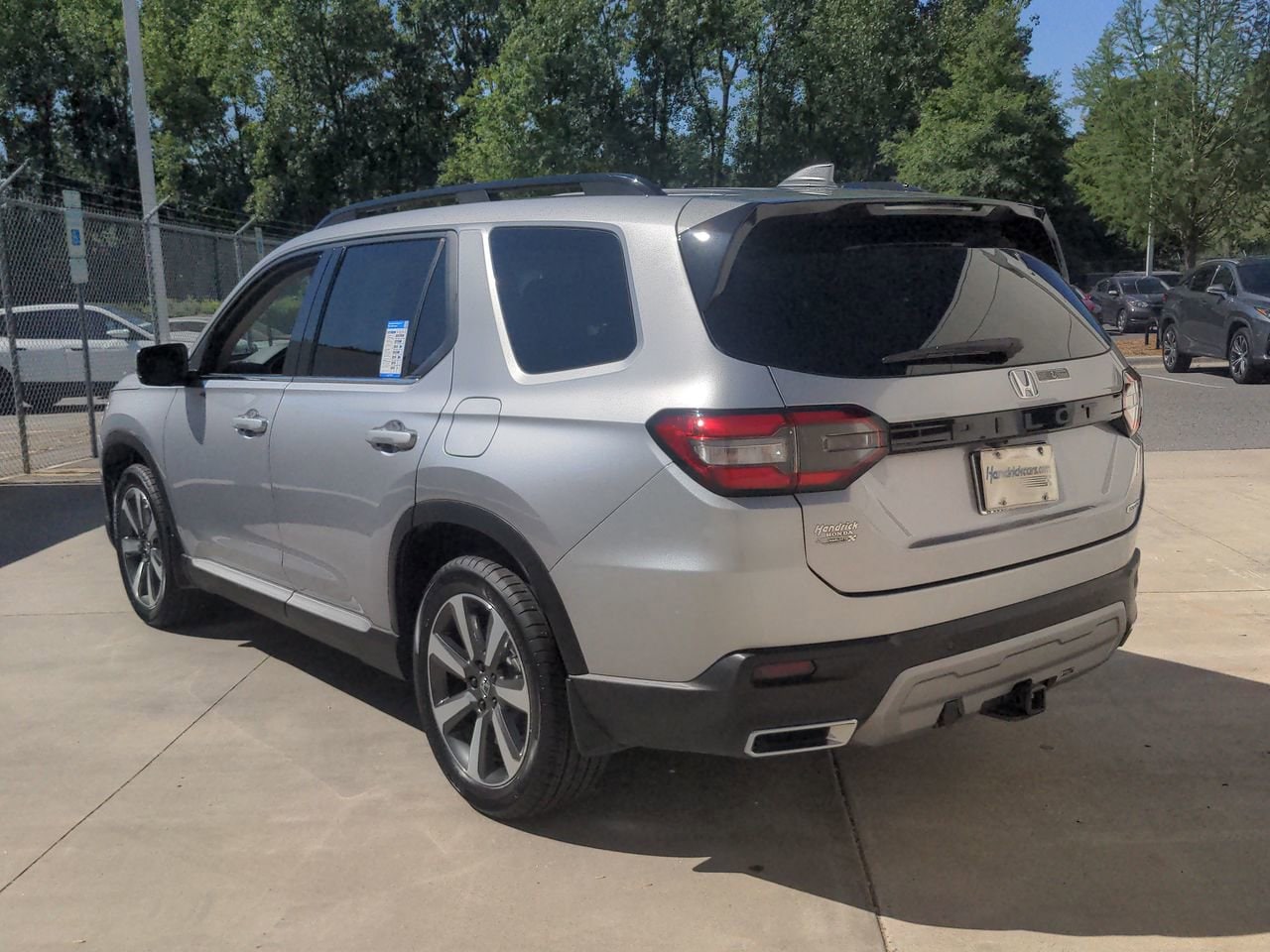 2024 Honda Pilot Touring photo 3