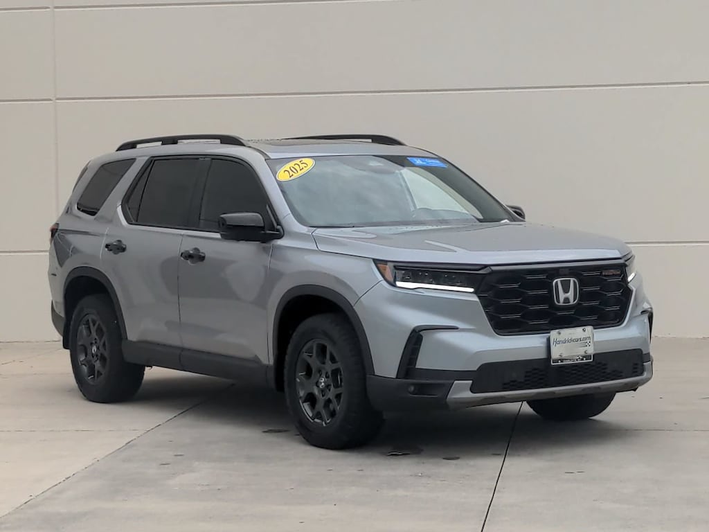 Certified 2025 Honda Pilot TrailSport SUV