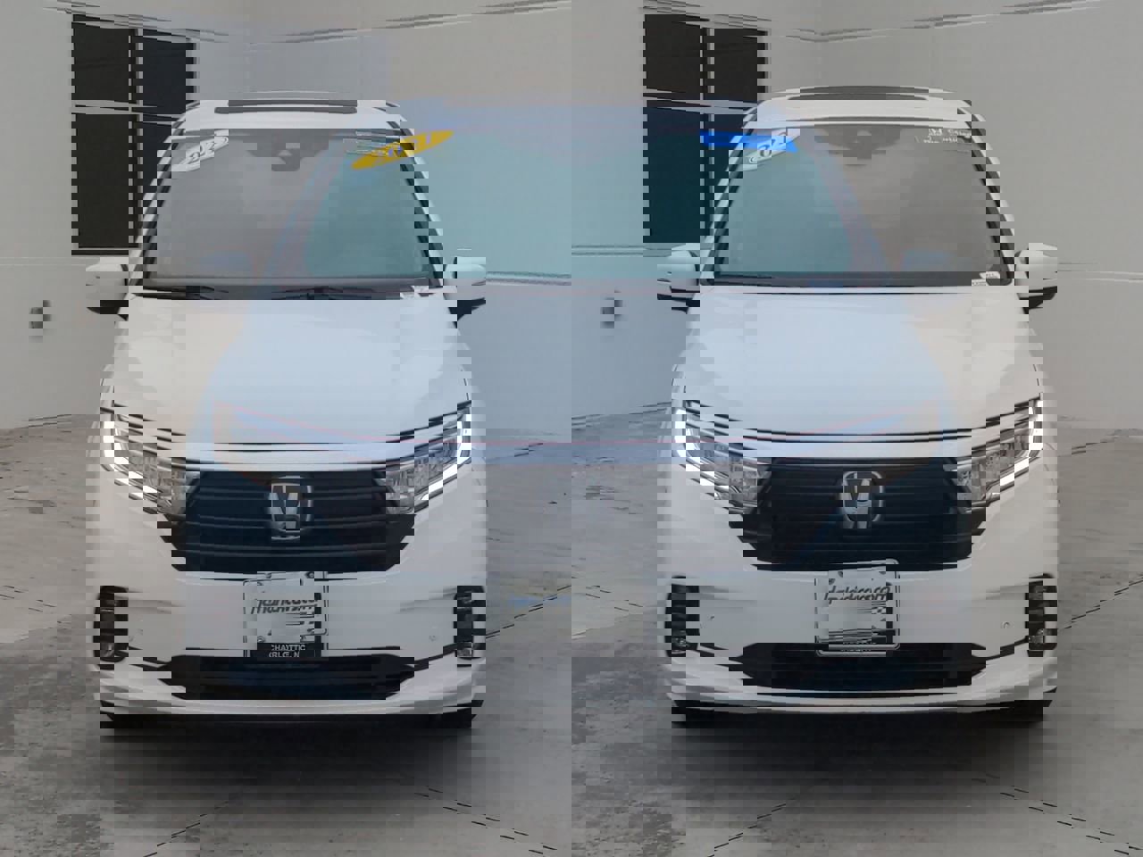 2021 Honda Odyssey Touring photo 2