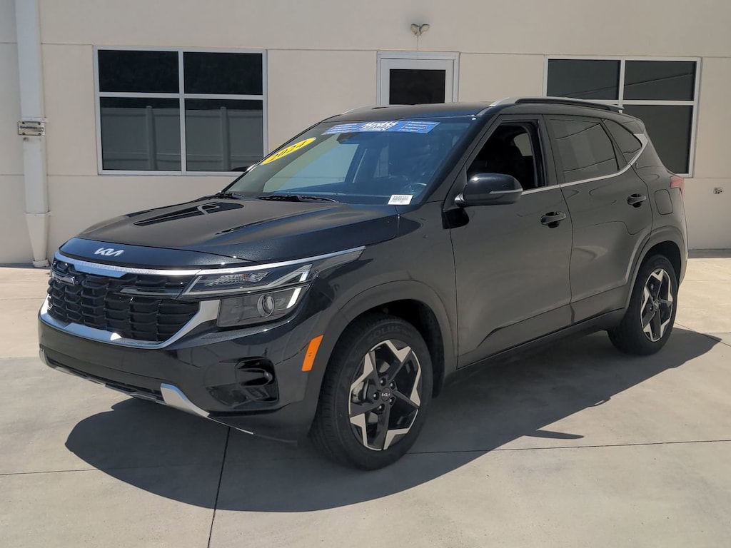 Used 2024 Kia Seltos EX SUV