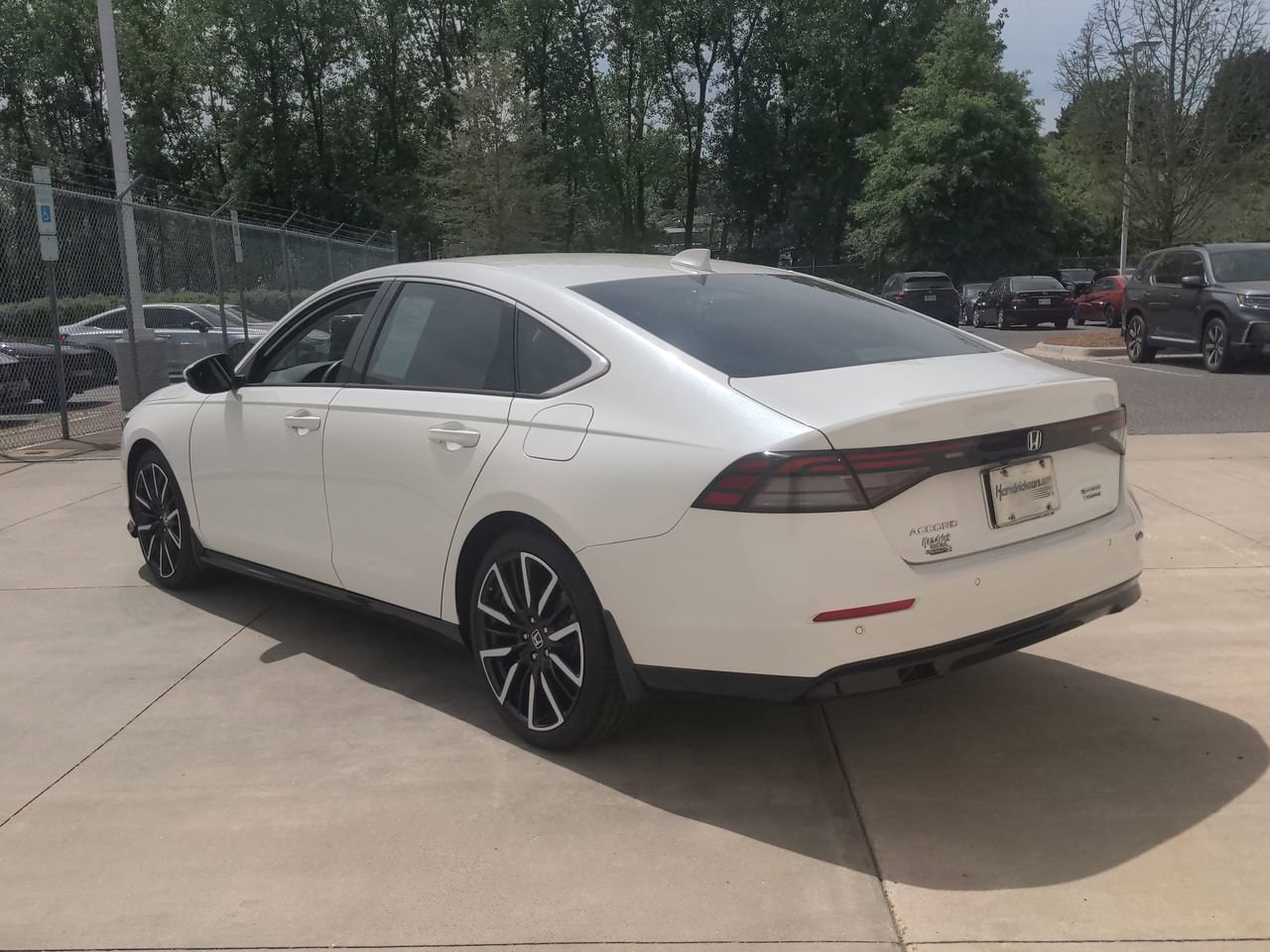 2024 Honda Accord Hybrid Touring photo 3