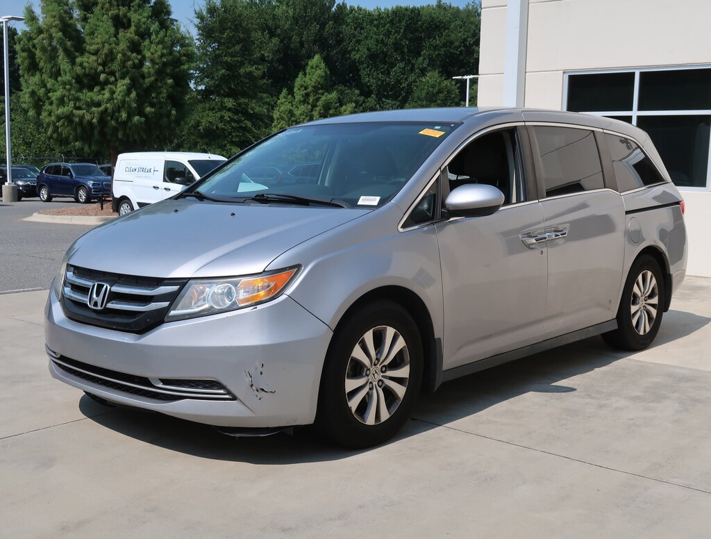 Certified 2017 Honda Odyssey SE Minivan