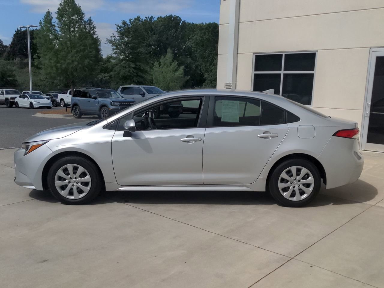 2026 Toyota Corolla Hybrid LE photo 5