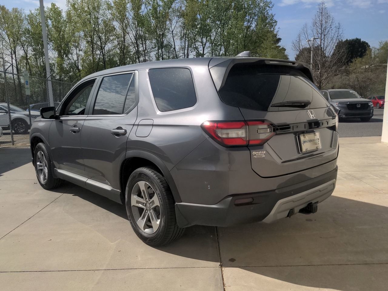 2025 Honda Pilot EX-L photo 3