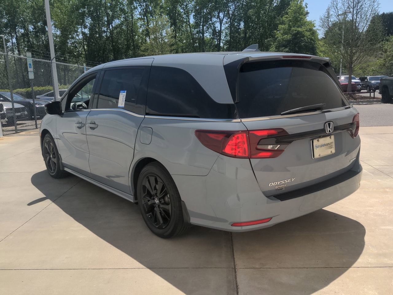 2023 Honda Odyssey Sport photo 3