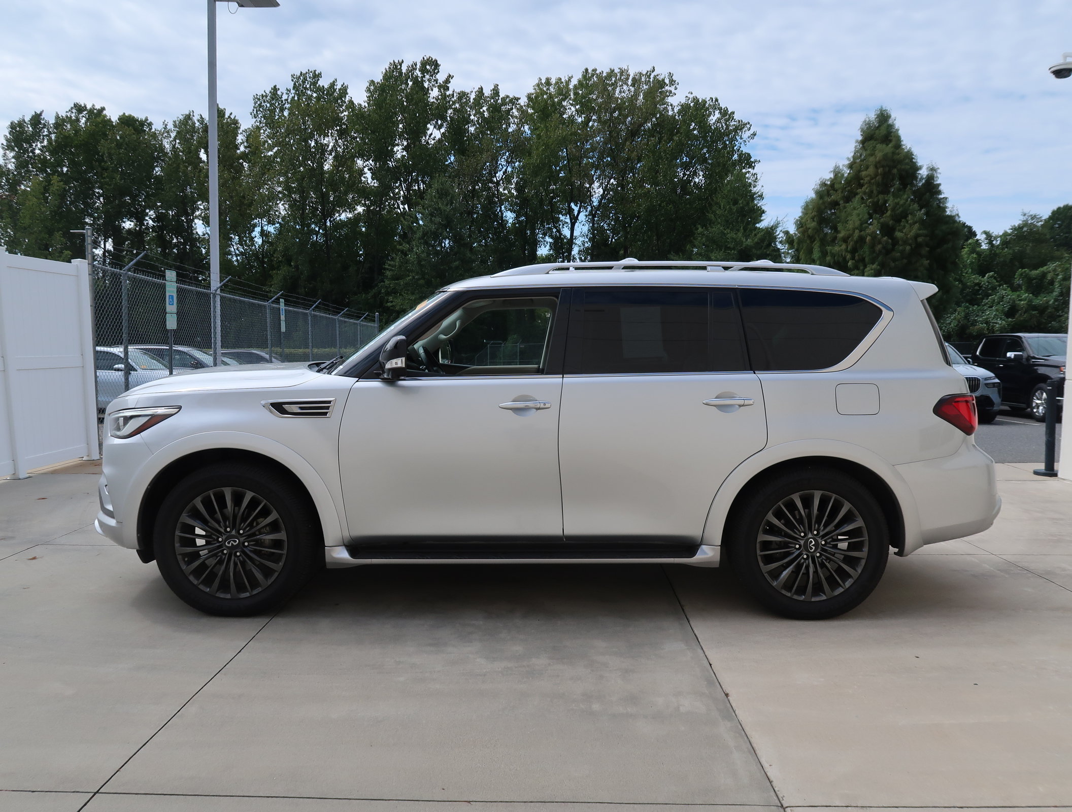 2022 INFINITI QX80 PREMIUM SELECT