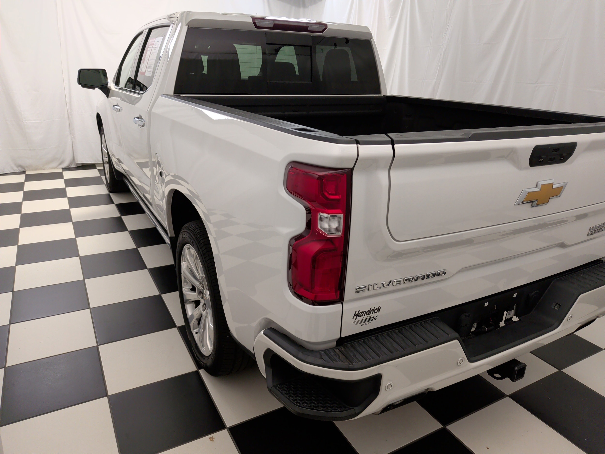 2022 Chevrolet Silverado 1500 LTD High Country photo 6