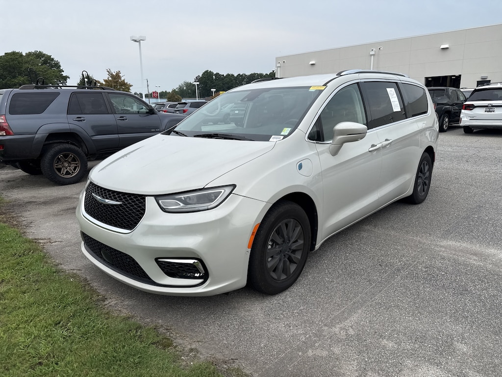 Certified 2021 Chrysler Pacifica Hybrid Touring L Minivan