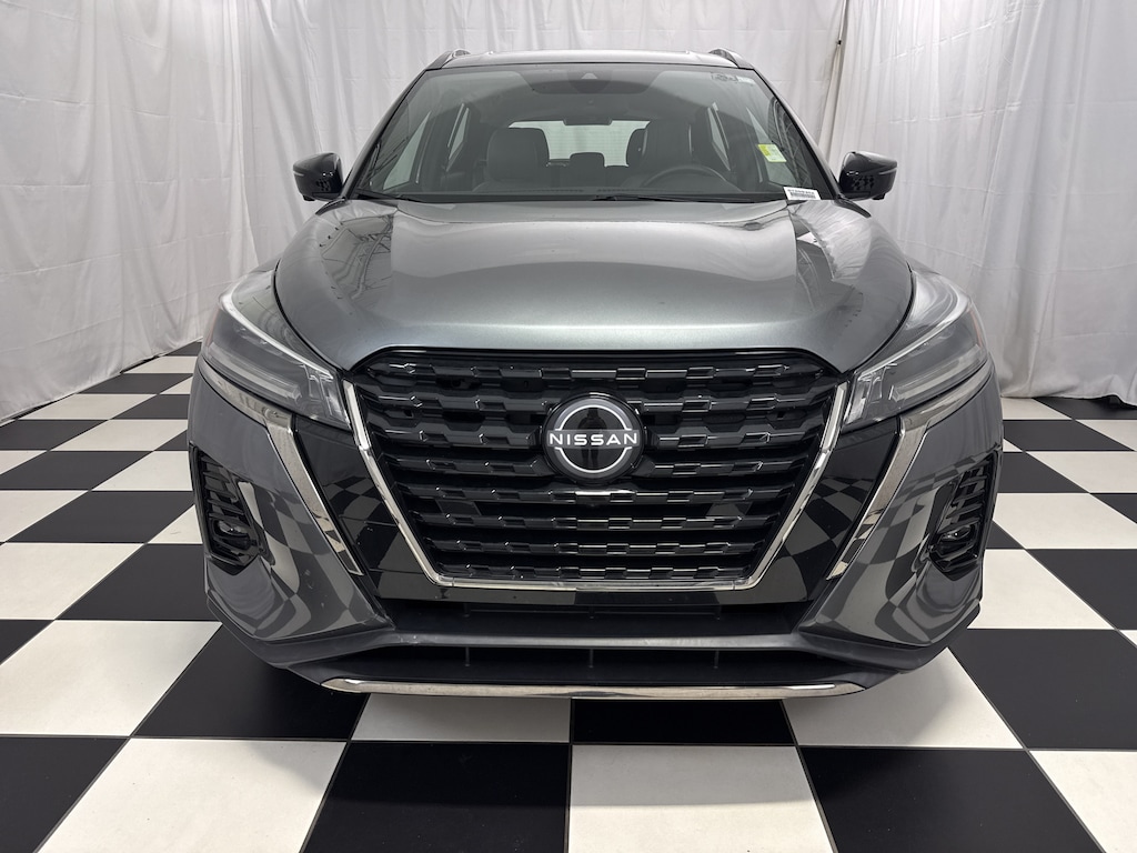 Used 2023 Nissan Kicks SR SUV