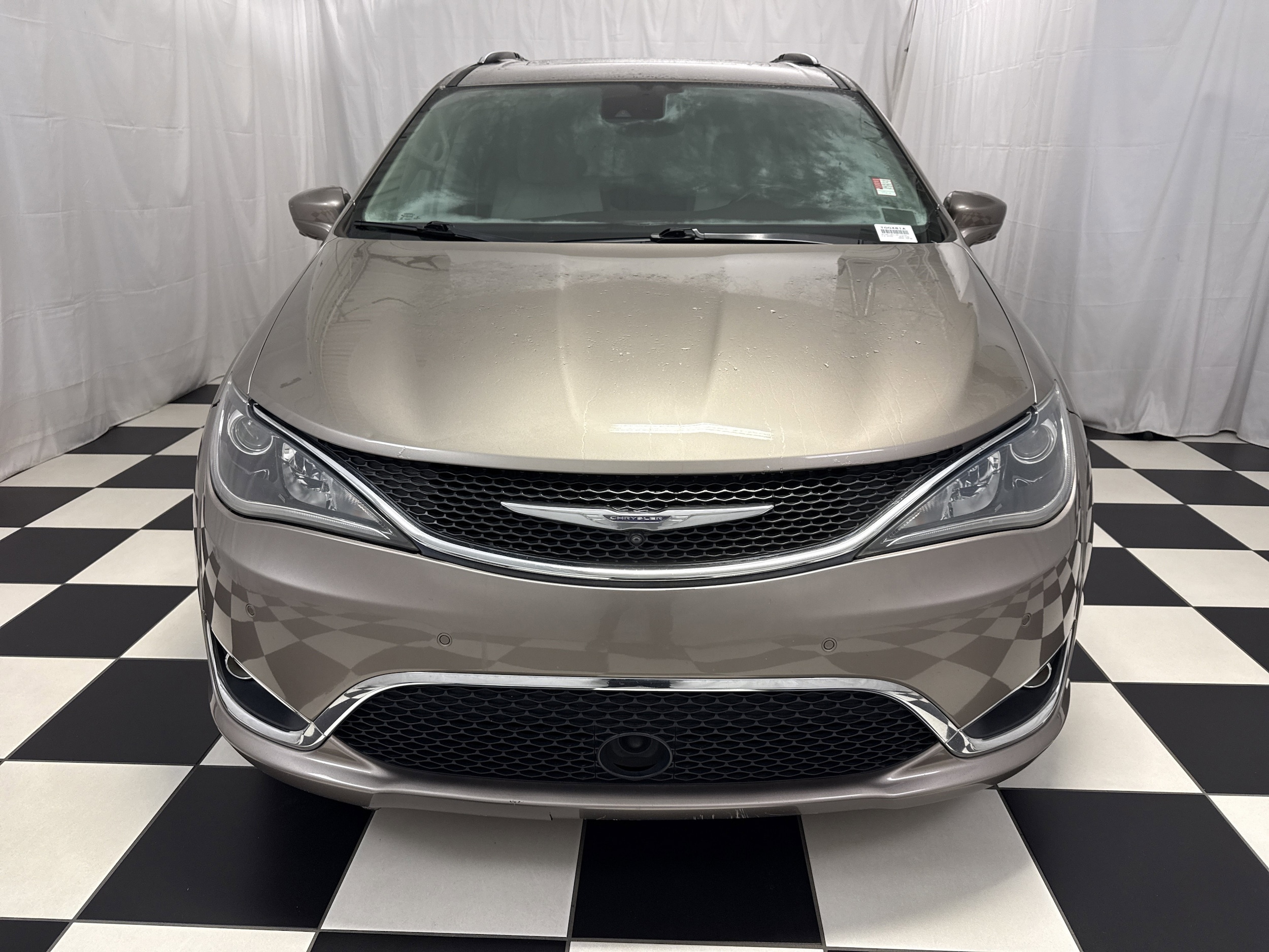 2018 Chrysler Pacifica Touring L Plus photo 2