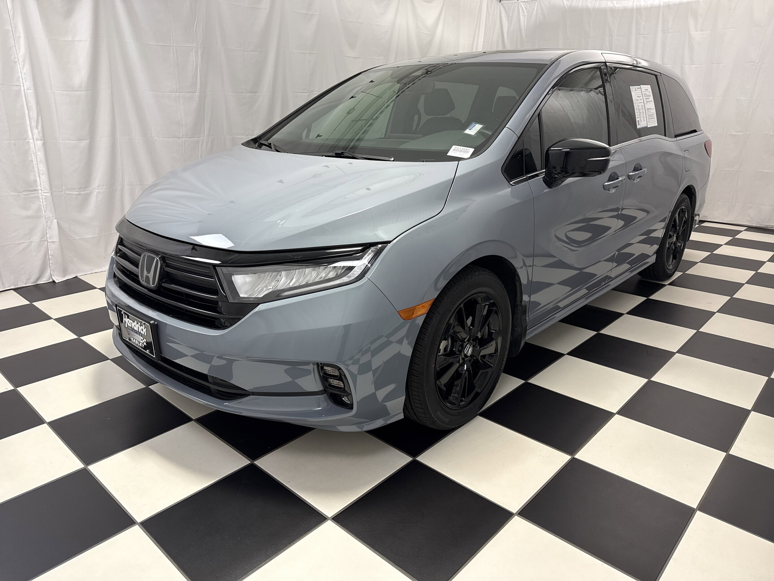 2024 Honda Odyssey Sport photo 2