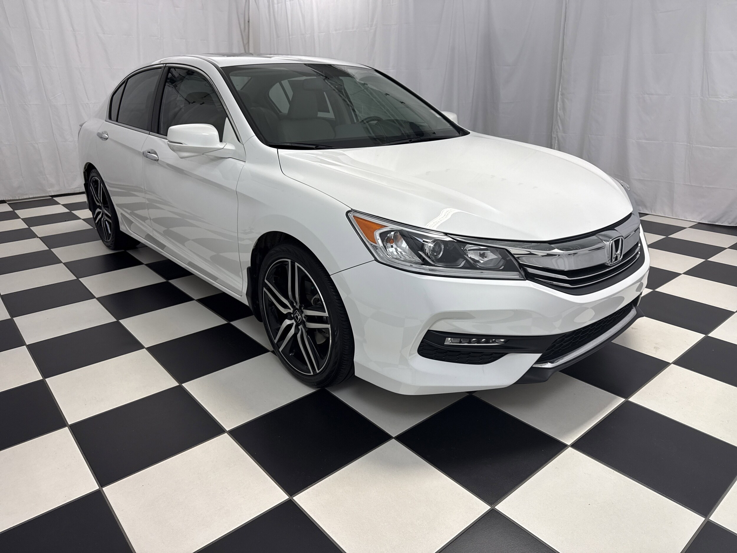 2016 Honda Accord EX-L photo 2
