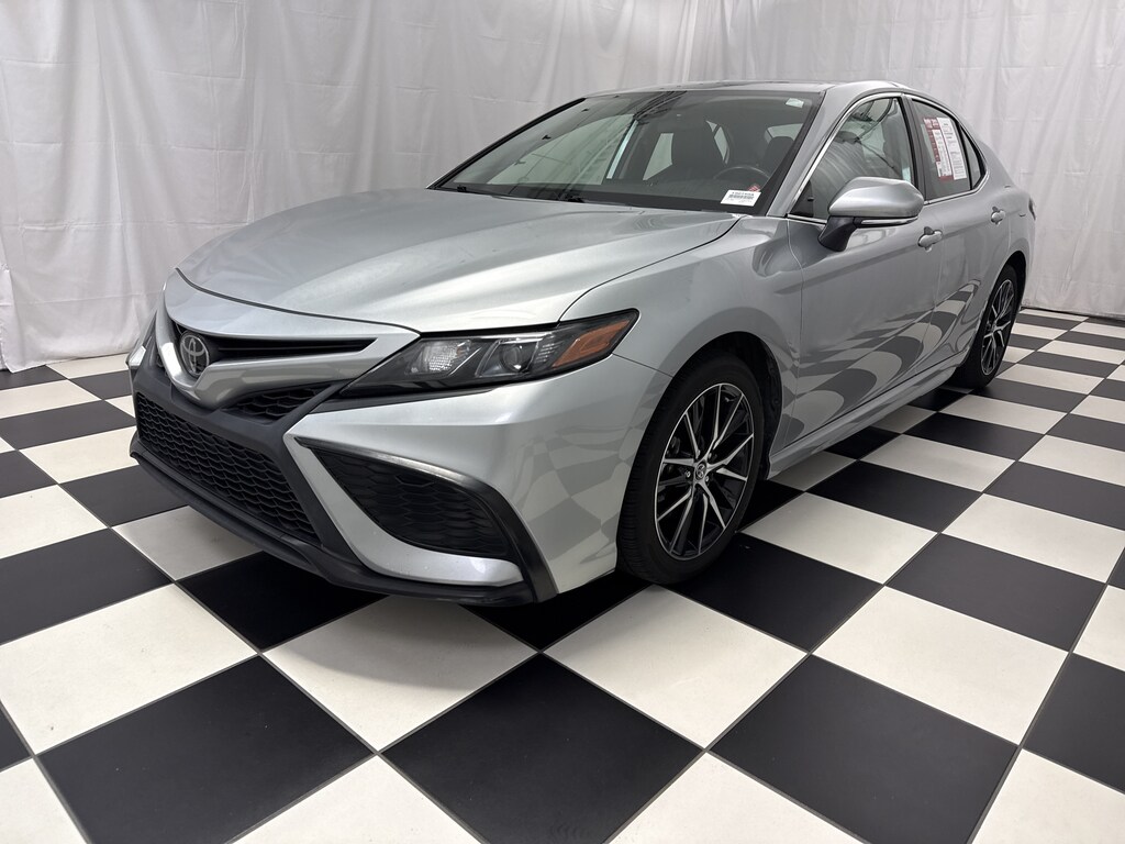 Used 2023 Toyota Camry SE Sedan