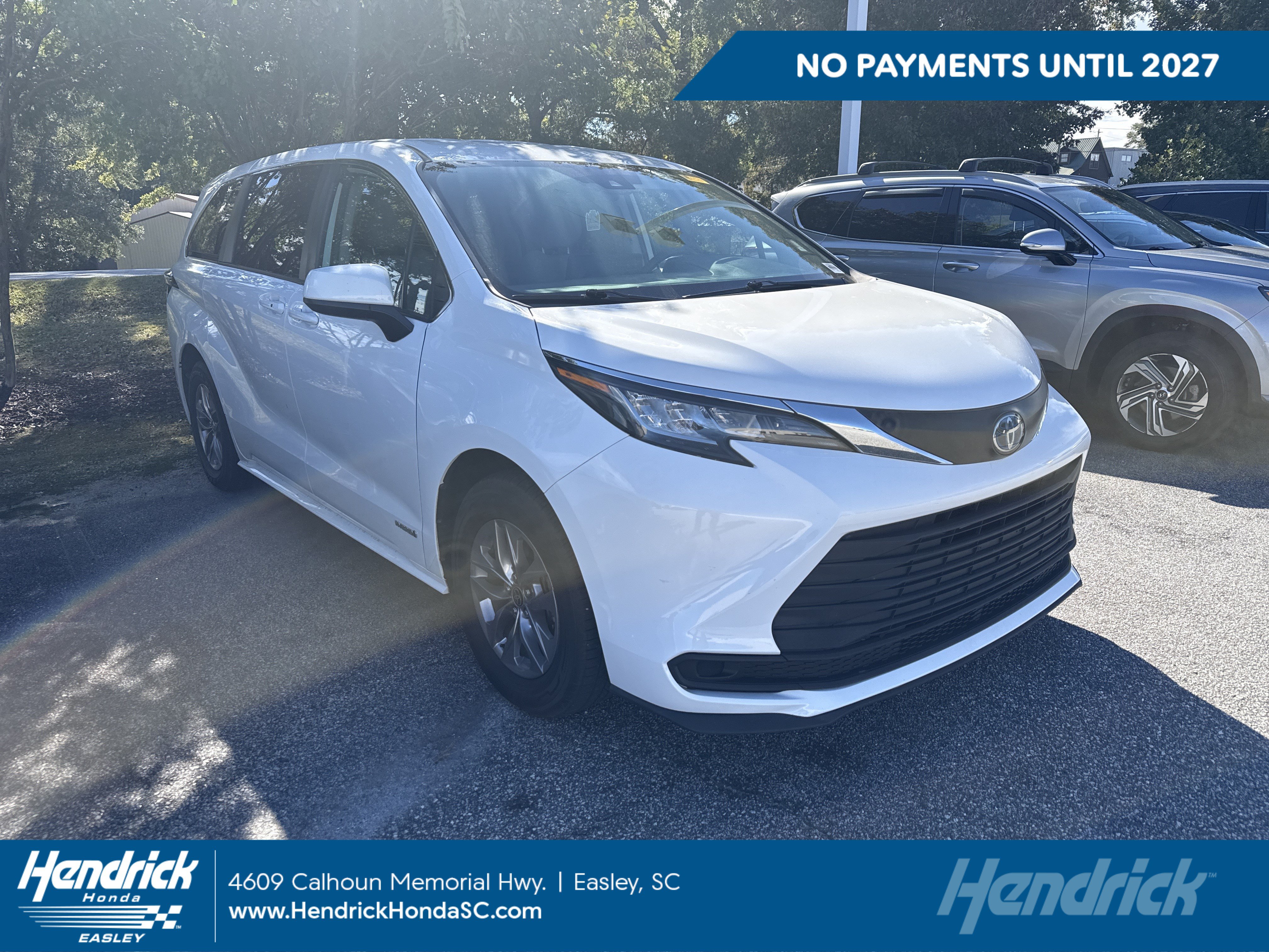 Used 2021 Toyota Sienna LE Minivan