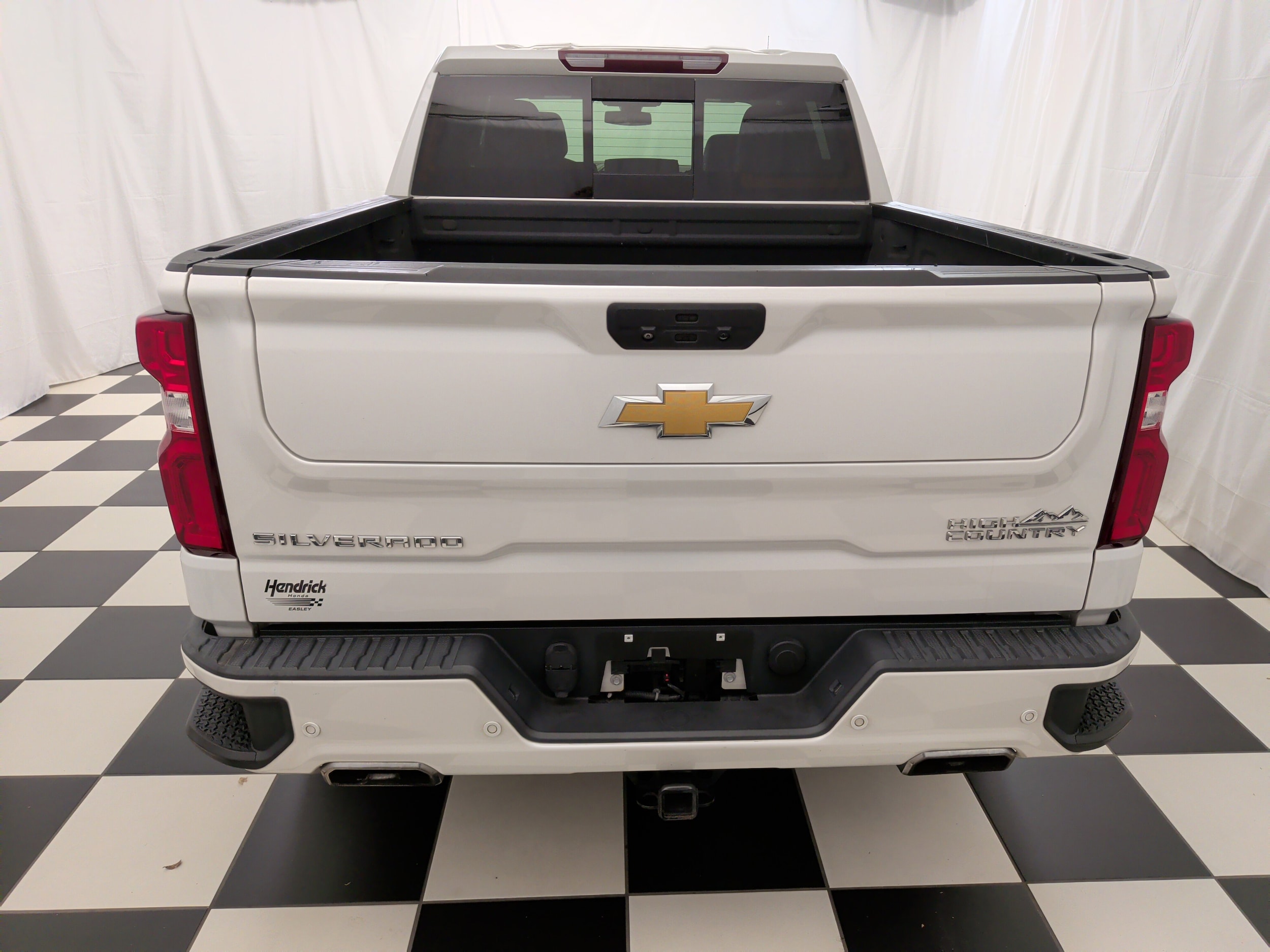 2022 Chevrolet Silverado 1500 LTD High Country photo 3