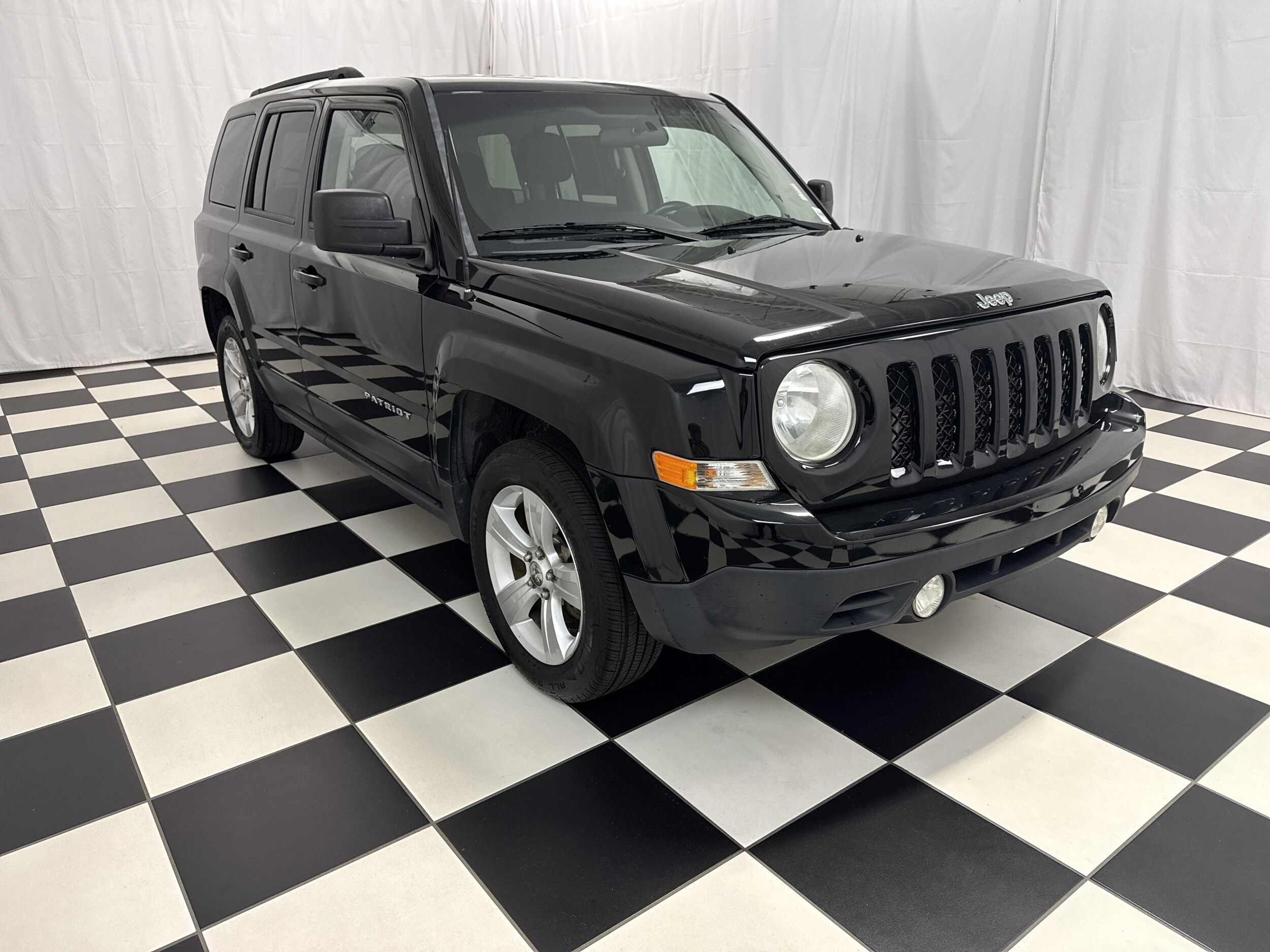 2013 Jeep Patriot Latitude photo 2