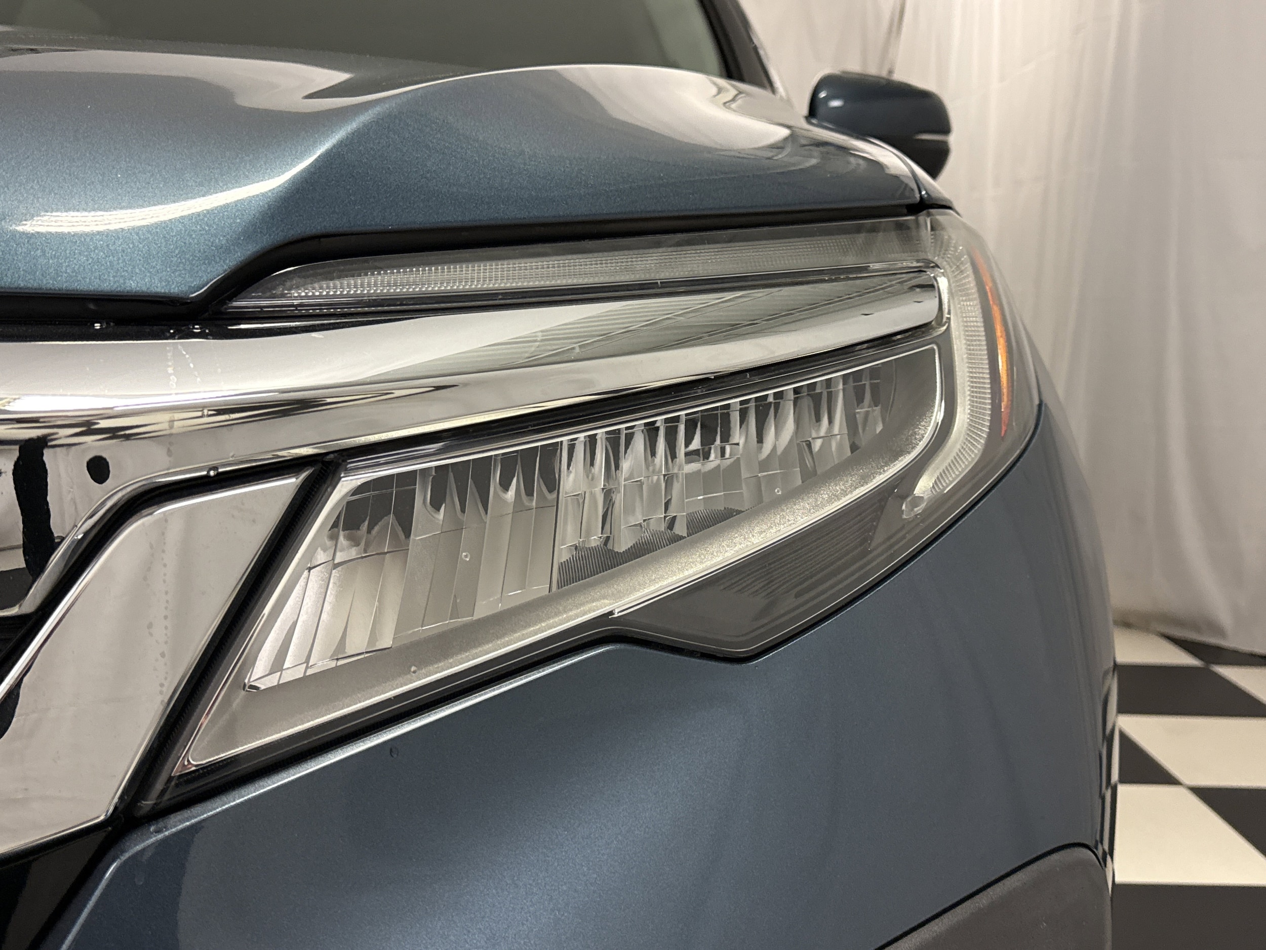 2022 Honda Pilot Touring 7-Passenger photo 6