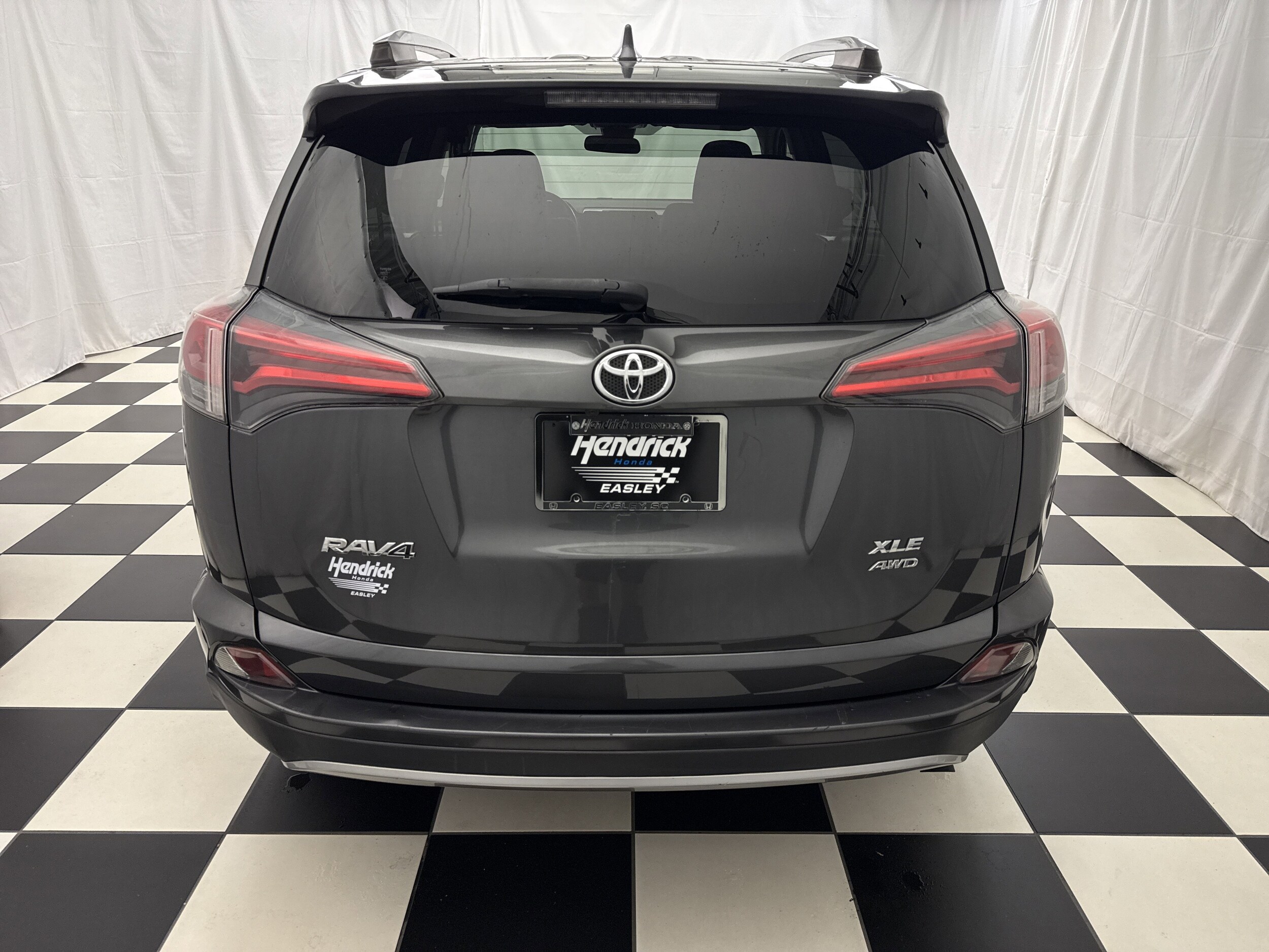 2018 Toyota RAV4 XLE photo 3