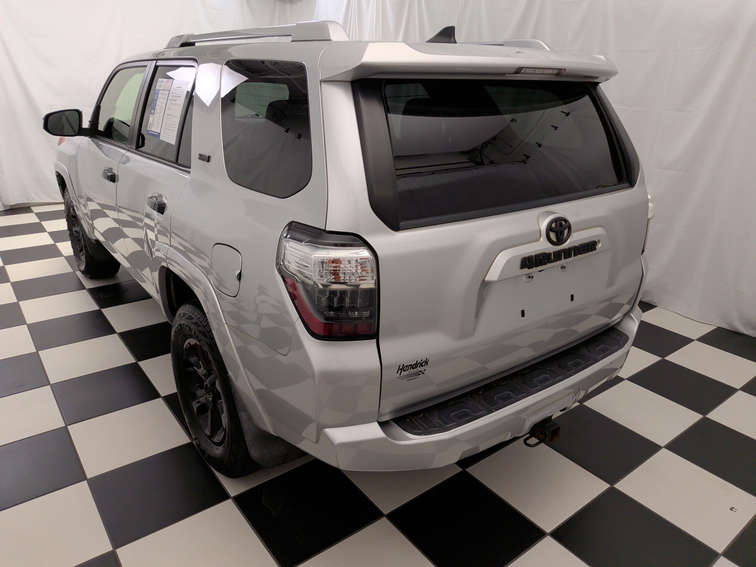 2018 Toyota 4Runner SR5 photo 3