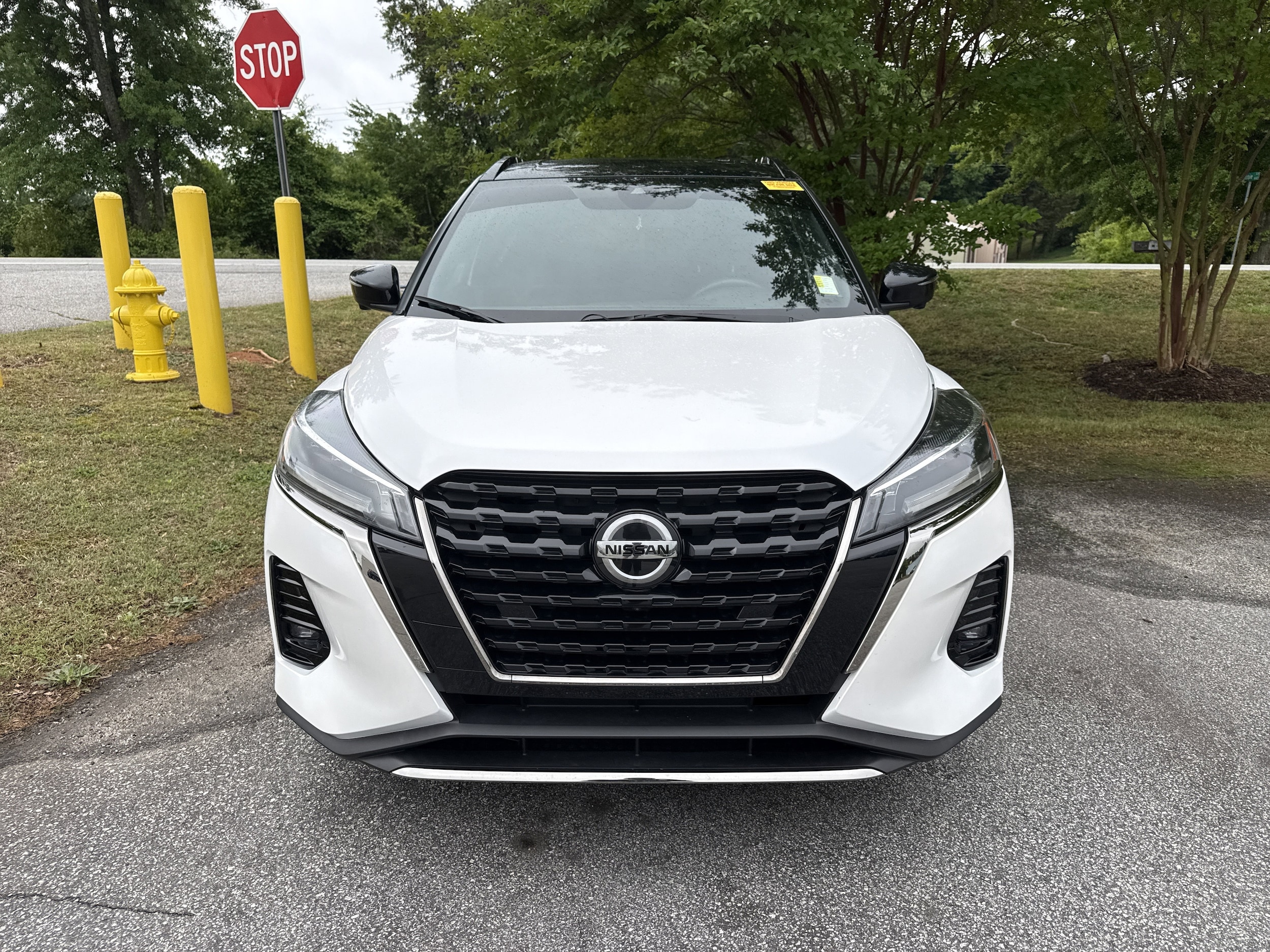 2021 Nissan Kicks SR photo 2