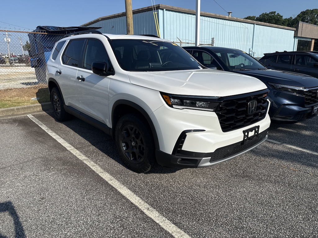 Certified 2025 Honda Pilot TrailSport SUV