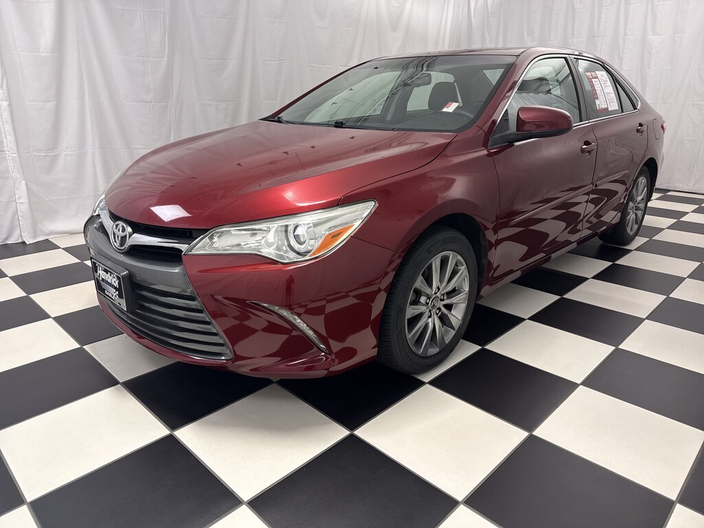 Used 2017 Toyota Camry XLE Sedan