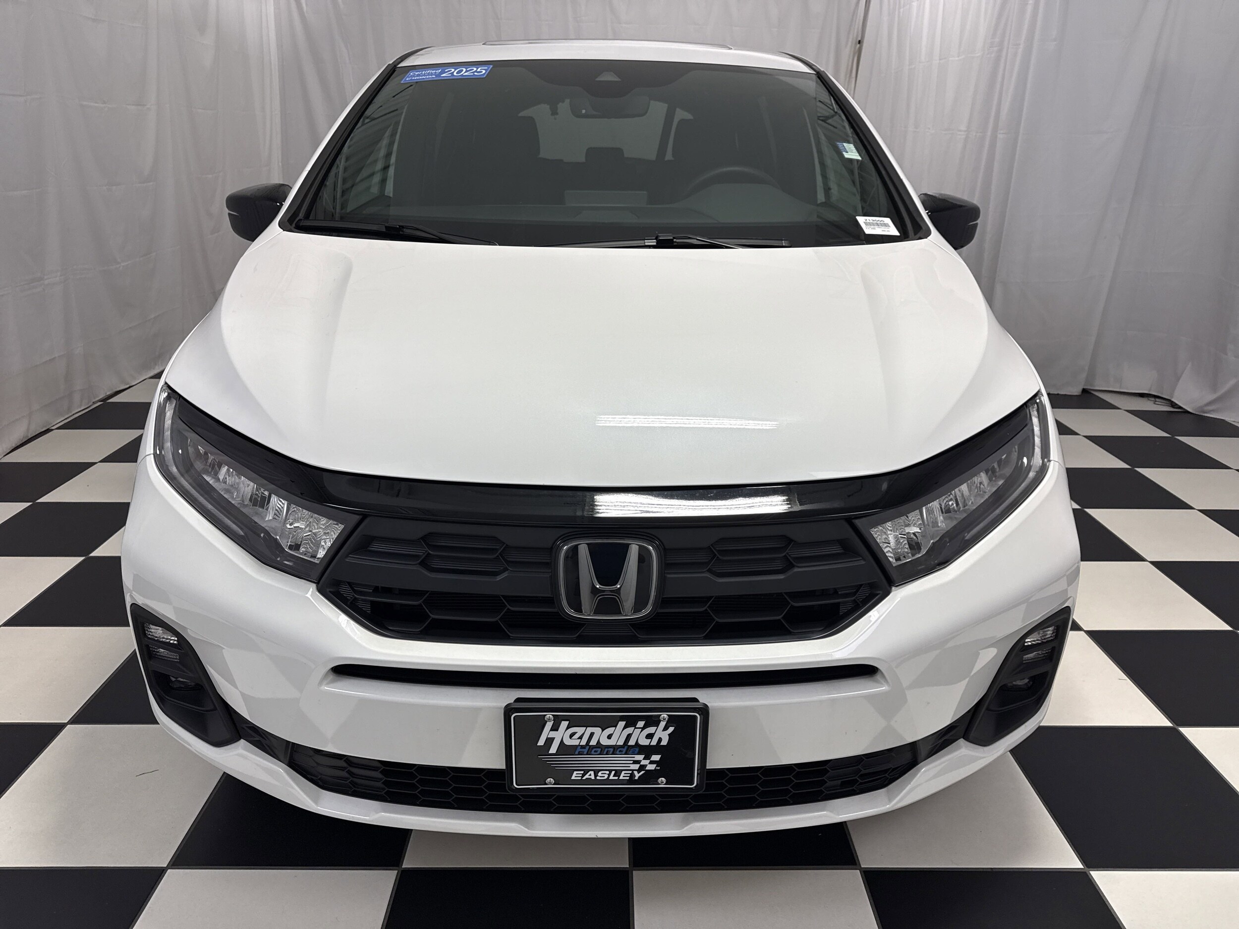 2025 Honda Odyssey photo 2