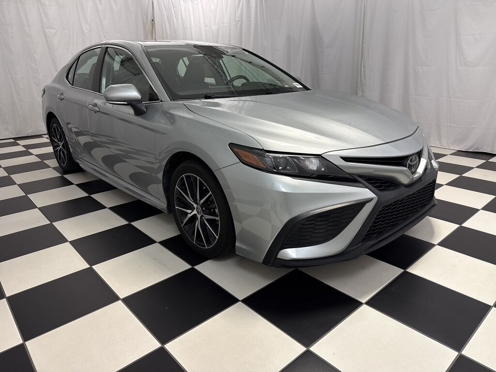 Used 2023 Toyota Camry SE Sedan