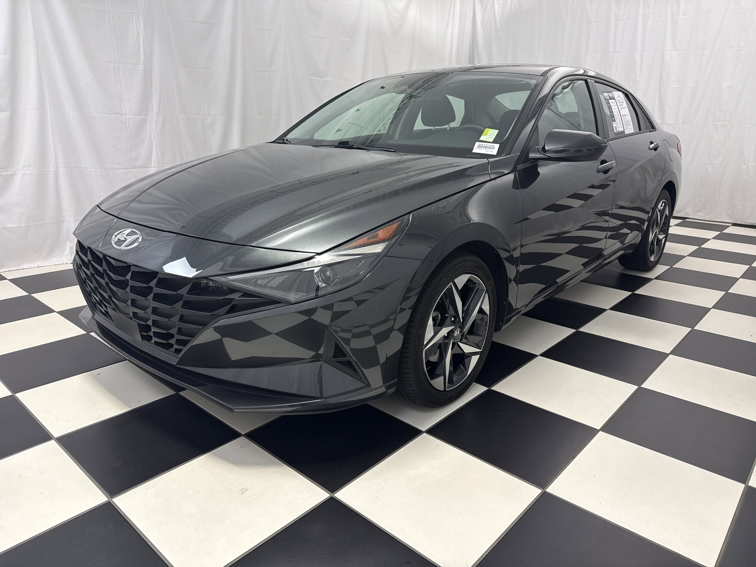 2023 Hyundai Elantra SEL Convenience photo 3