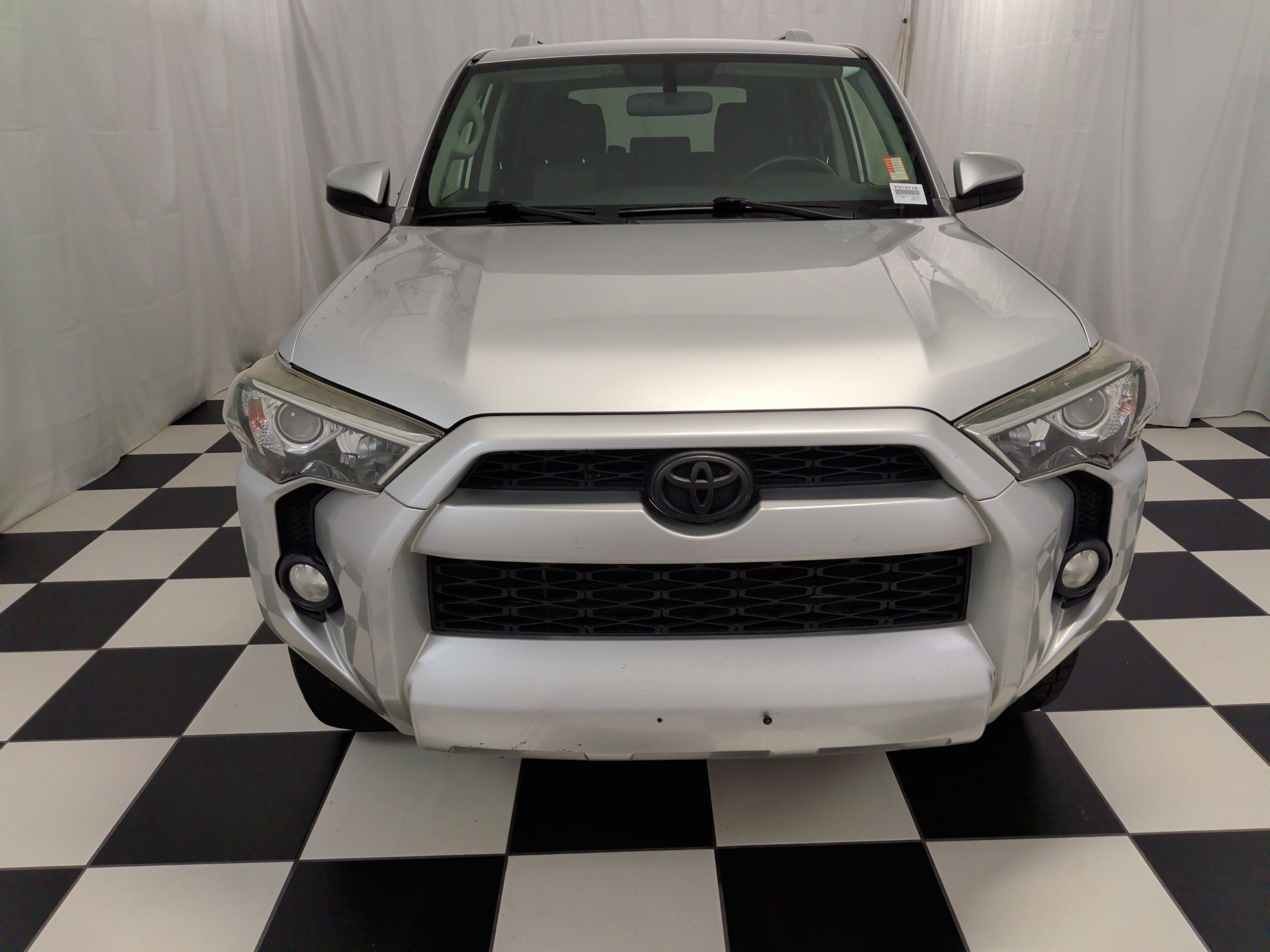 2018 Toyota 4Runner SR5 photo 2