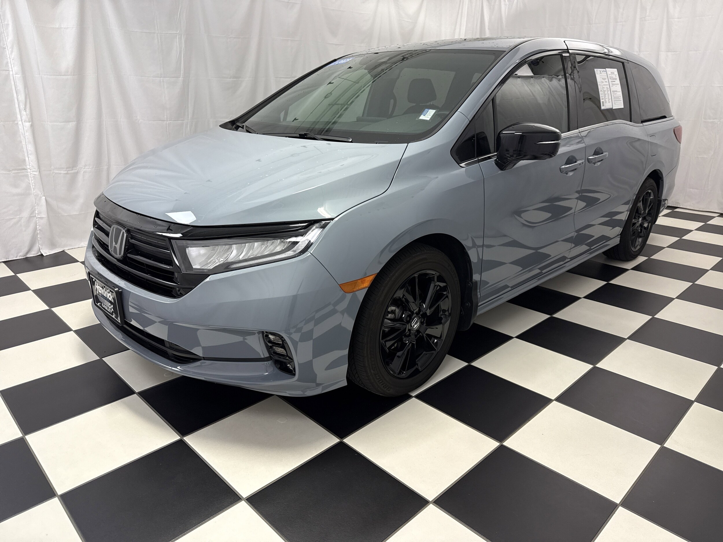 2024 Honda Odyssey Sport photo 3
