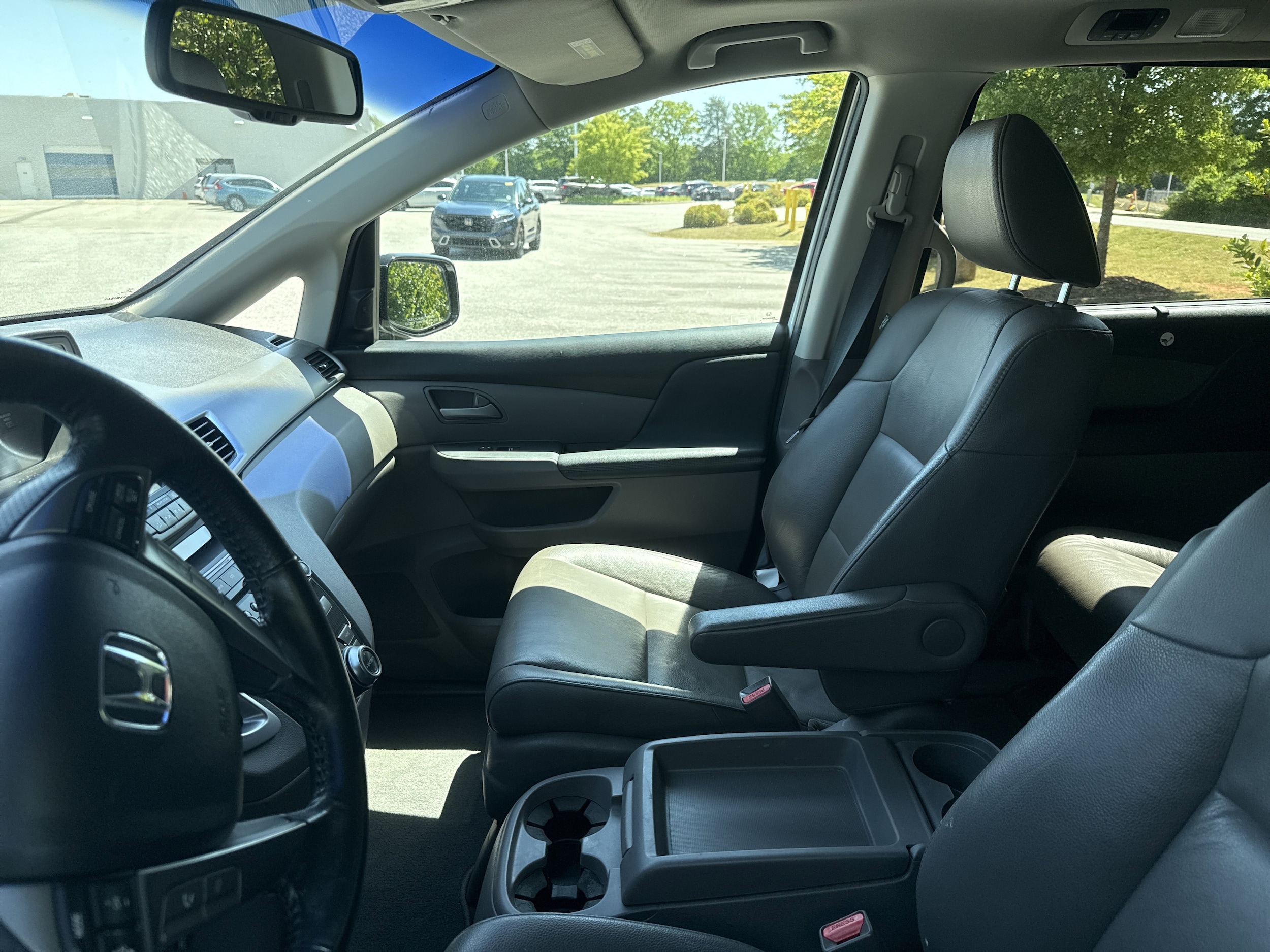 2012 Honda Odyssey Touring Elite photo 6