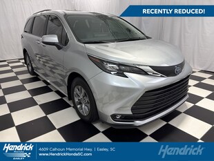 2025 Toyota Sienna XLE Minivan