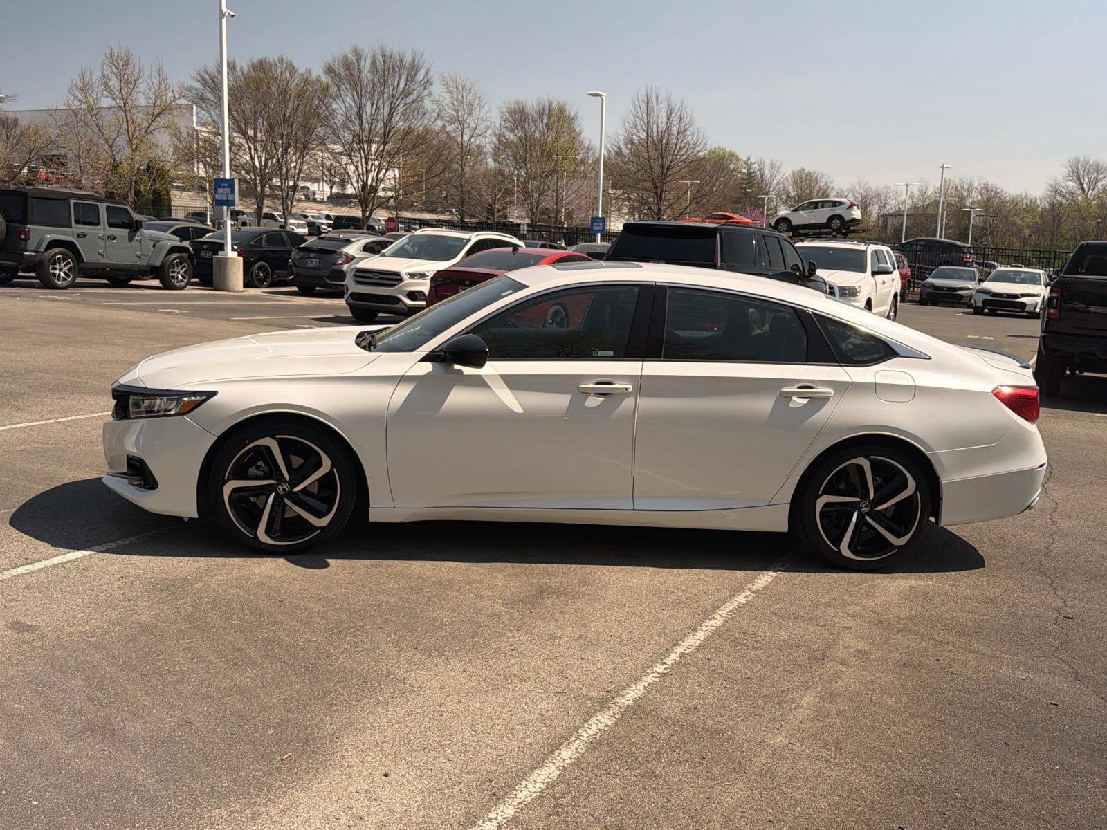 2022 Honda Accord Sport photo 4